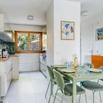 公寓 Stunning Modern 2 Bedroom With Pool 5-min Walk To