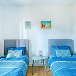 Stunning Modern 2 Bedroom With Pool 5-min Walk To 博尔马斯·莱斯·米默萨斯