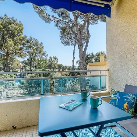 Stunning Modern 2 Bedroom With Pool 5-min Walk To *