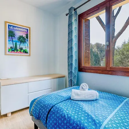 Stunning Modern 2 Bedroom With Pool 5-min Walk To Apartman