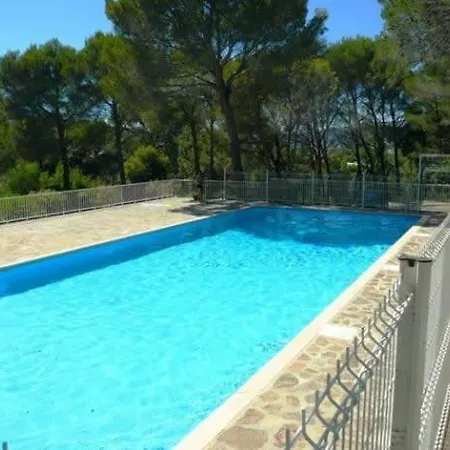 شقة Stunning Modern 2 Bedroom With Pool 5-min Walk To *